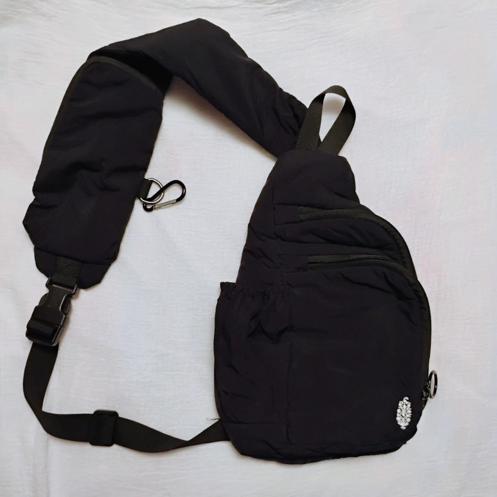 Free People Renegade Sling Bag - Black